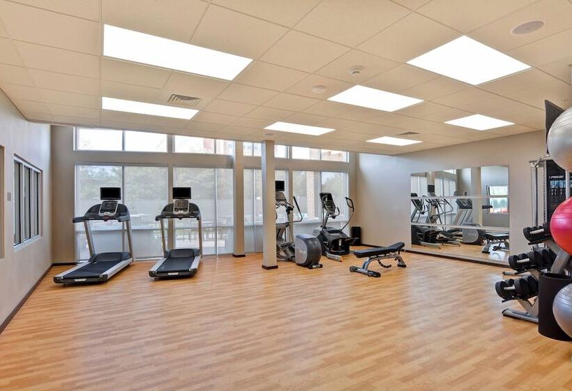 هتل Courtyard By Marriott Long Island Islip/courthouse Complex