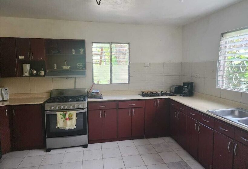 膳宿费 Boca Del Paraiso