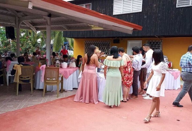 膳宿费 Boca Del Paraiso