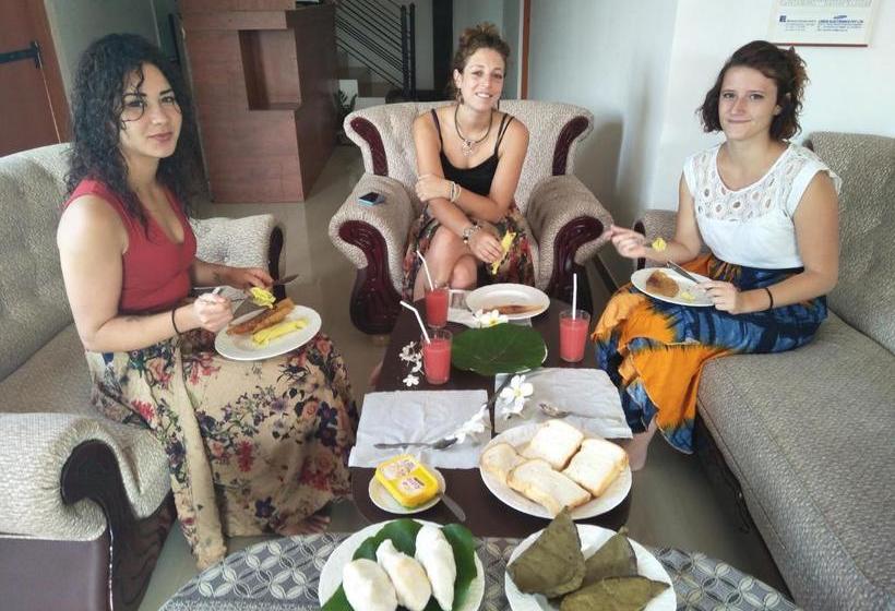 بنسيون Eden Lodge