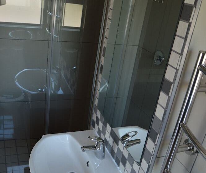 بنسيون Shalimar B&b