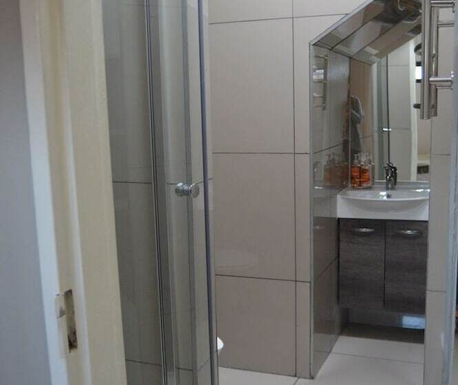 بنسيون Shalimar B&b