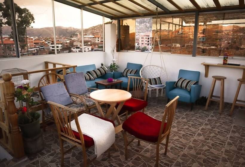 The Rooftop Hostel Cusco