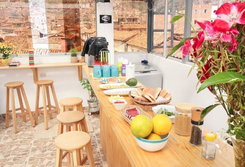 The Rooftop Hostel Cusco