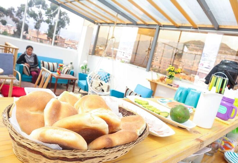 The Rooftop Hostel Cusco