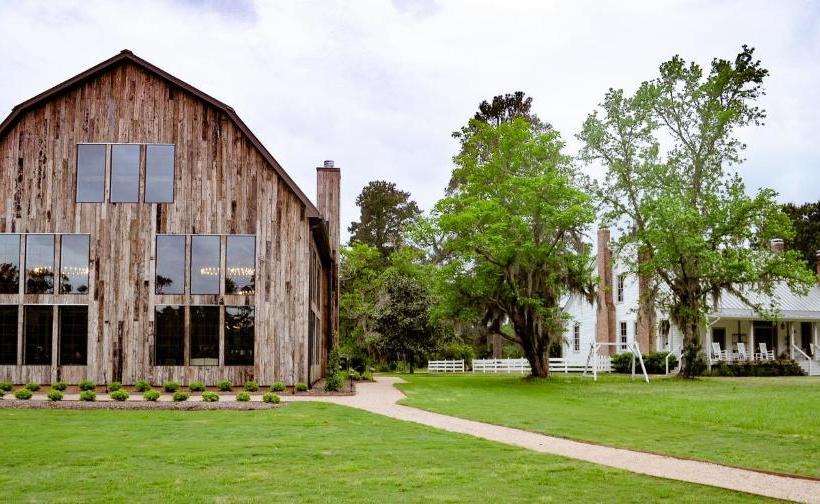 Общежитие The Historic Hill House And Farm