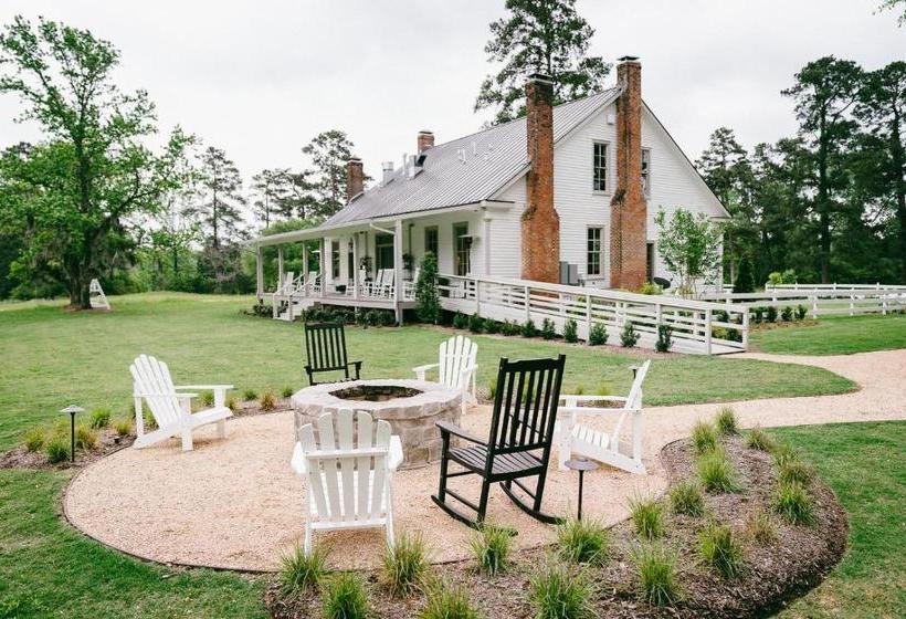 Общежитие The Historic Hill House And Farm