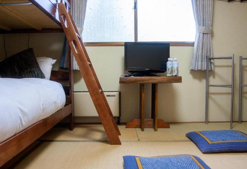 Bed and Breakfast Kizuna Lodge & Bbq Centre