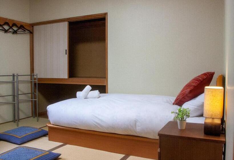 Bed and Breakfast Kizuna Lodge & Bbq Centre