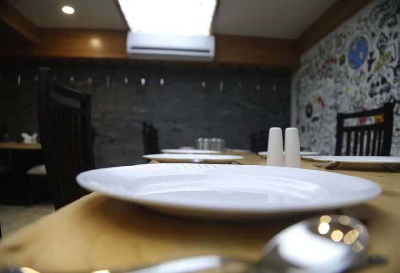 Отель Aditya Residency