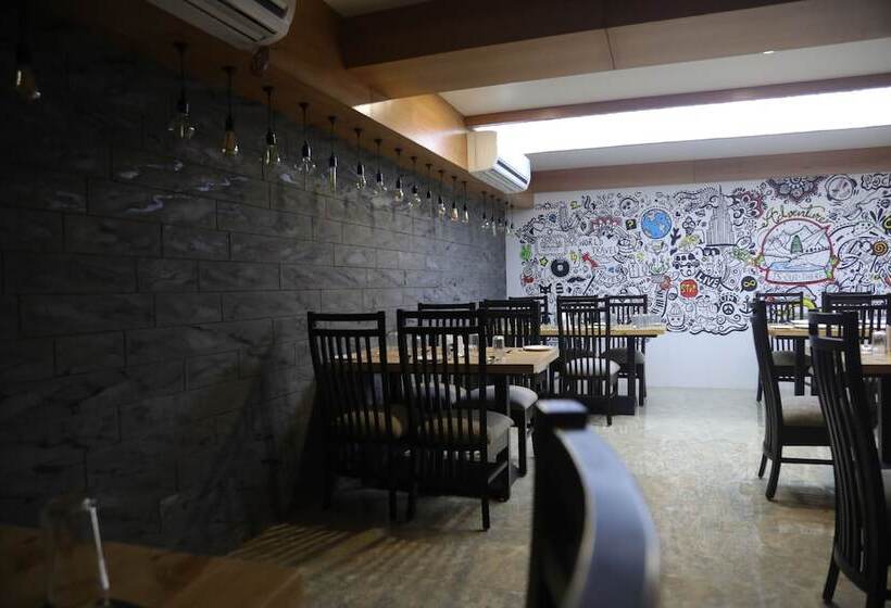 Отель Aditya Residency