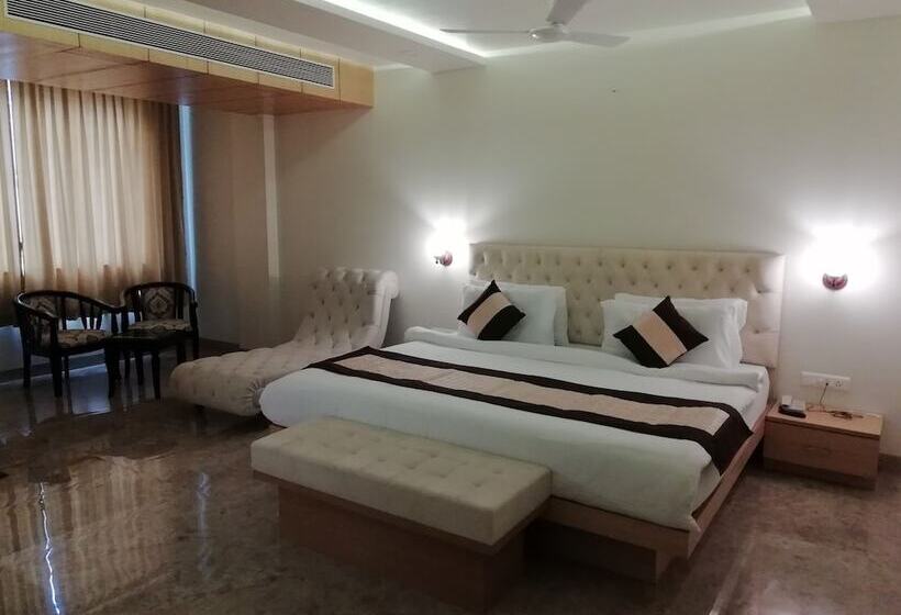 Отель Aditya Residency