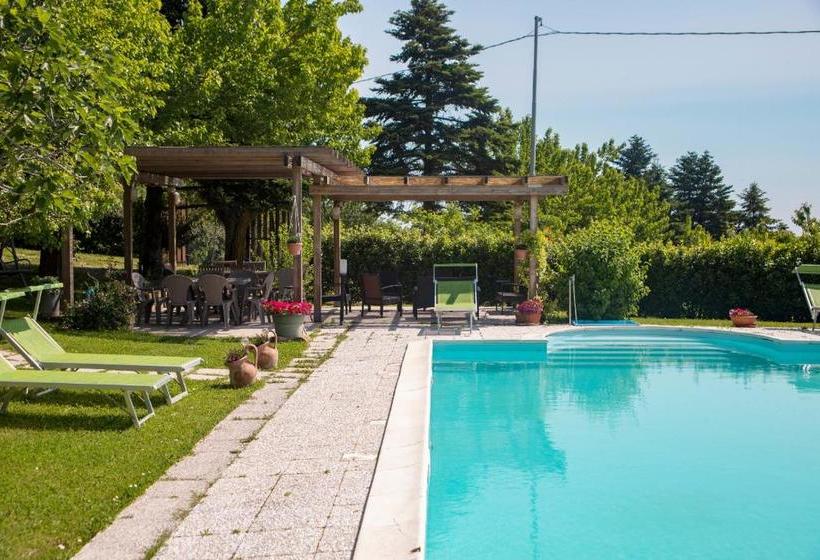 هتل Agriturismo B&b Bio La Tana Del Lele