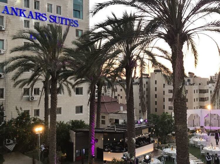 בית מלון כפרי Ankars Suites &