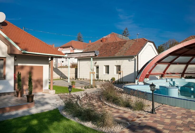 Отель Aquasol Resort