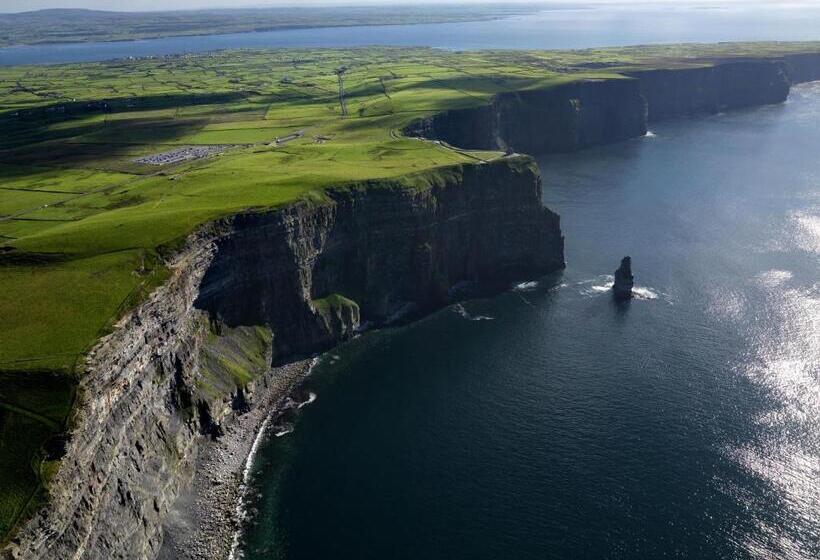 فندق Fiddle + Bow