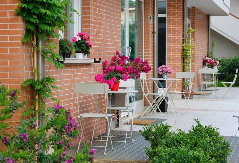 هتل I Cinque Pini