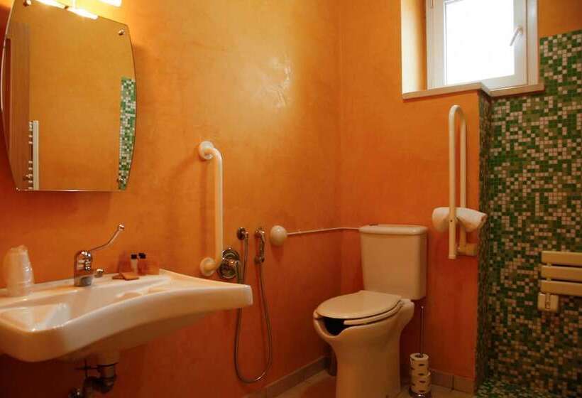 هتل I Cinque Pini