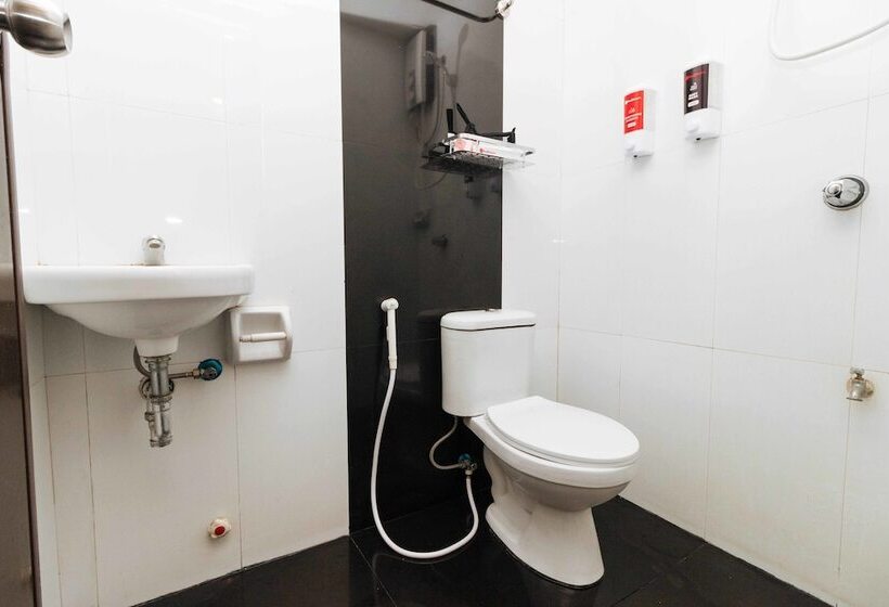 בית מלון כפרי Reddoorz Near Bambang Station