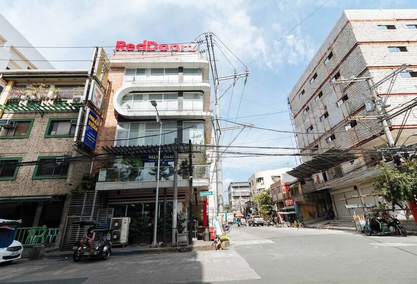 هتل Reddoorz Near Bambang Station