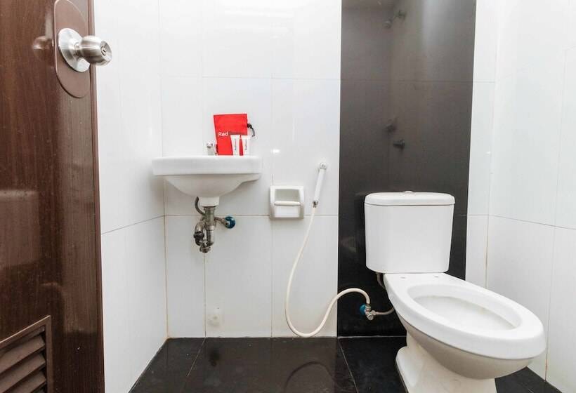 هتل Reddoorz Near Bambang Station