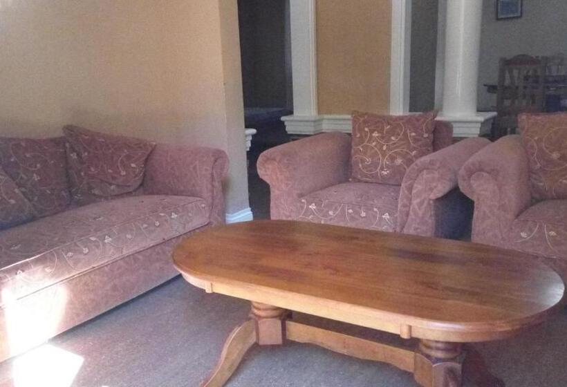 پانسیون Koinonia Retreat Center