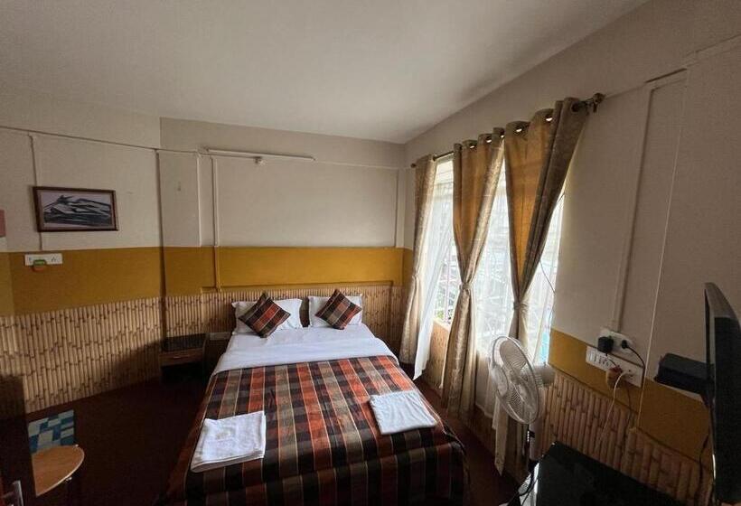 Pension Sweet Rooms Near Police Bazar