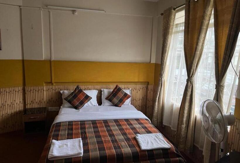 Pension Sweet Rooms Near Police Bazar