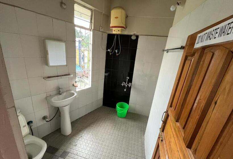 Pension Sweet Rooms Near Police Bazar