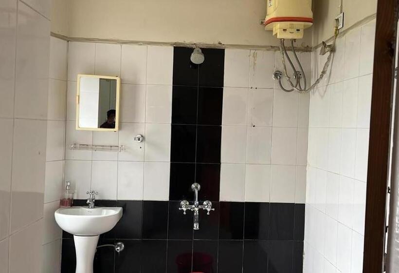 Pension Sweet Rooms Near Police Bazar