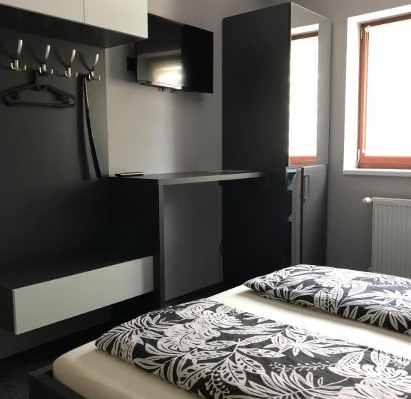 ペンション Tardosi Vendégház