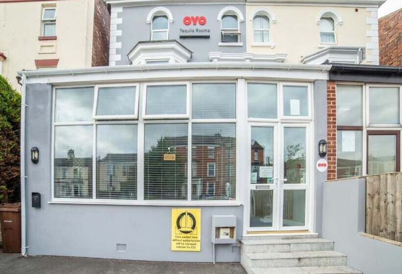 펜션 Tequila And Dunlin Rooms Southport Central