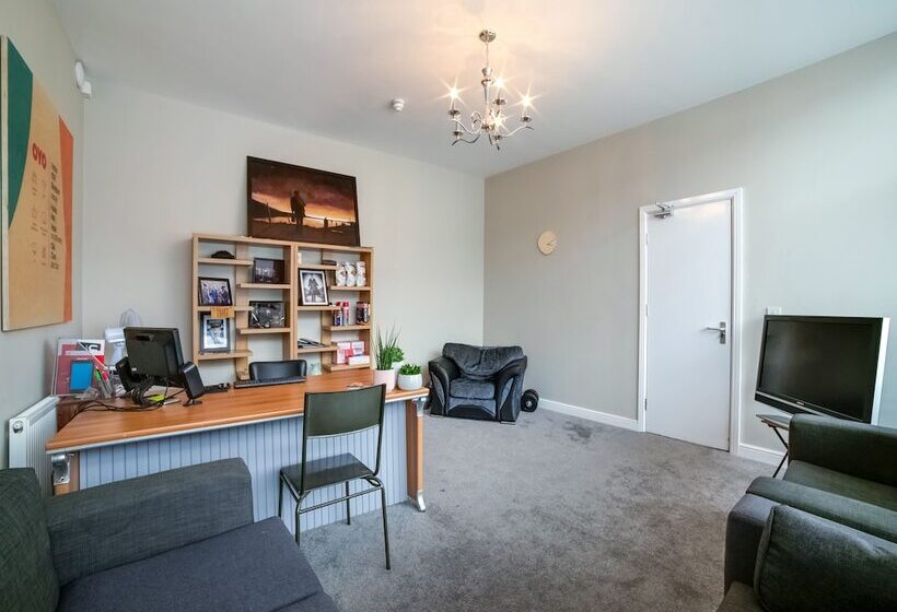 펜션 Tequila And Dunlin Rooms Southport Central