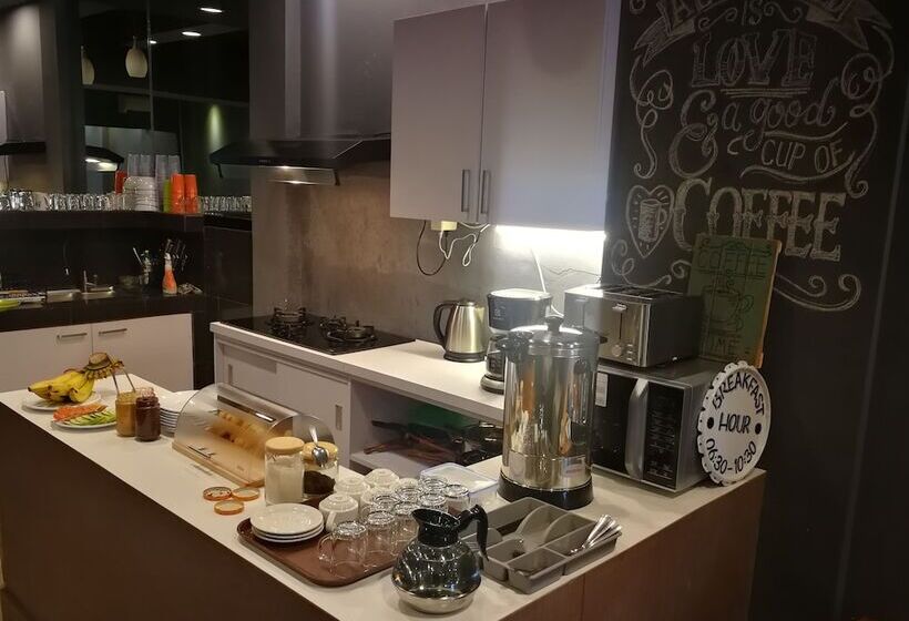 Sleepy Raccoon Hostel