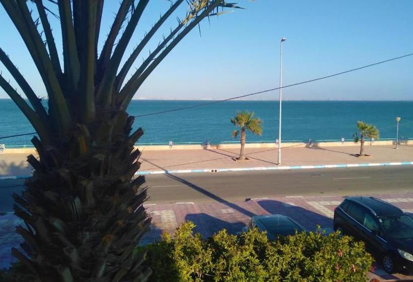 호스텔 La Maison Jaune Dakhla Maison D Hôtes