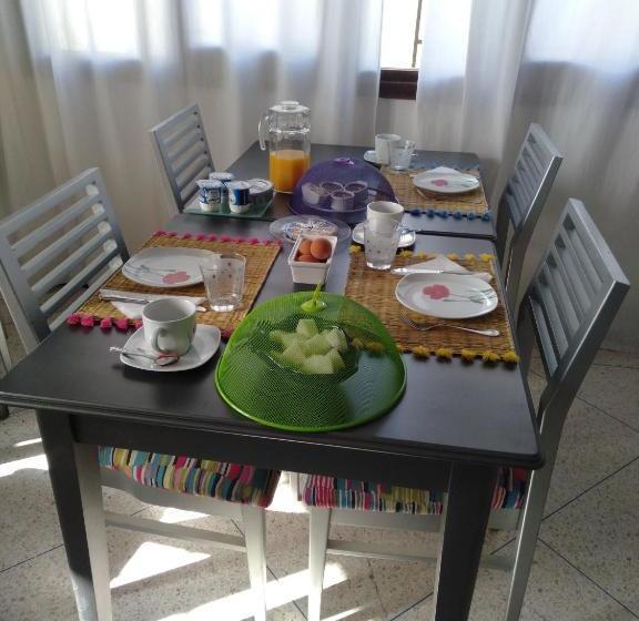 호스텔 La Maison Jaune Dakhla Maison D Hôtes