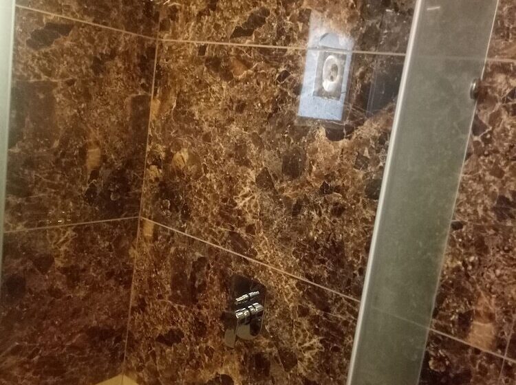 Отель Devkinandan