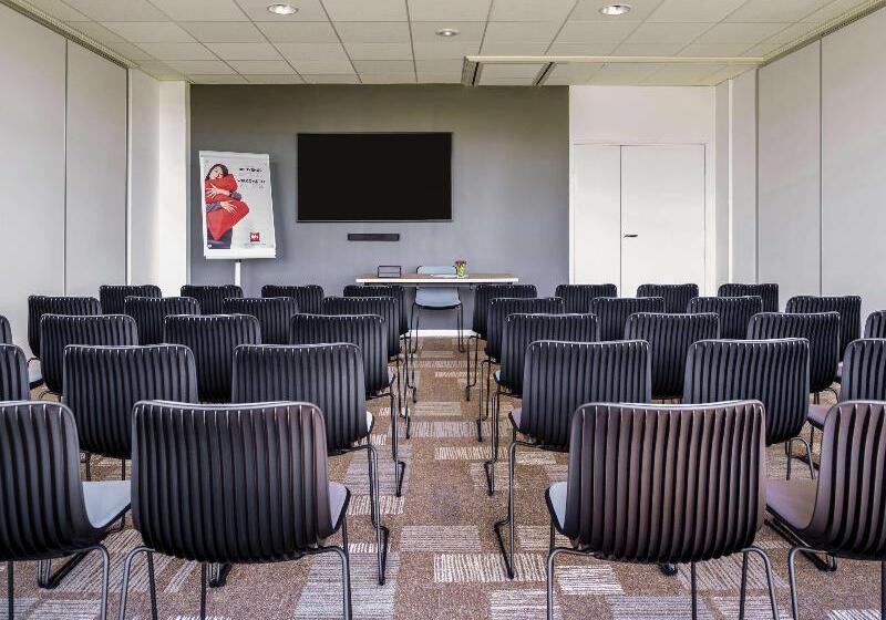 Отель Ibis Budget Gonesse