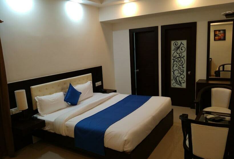 בית מלון כפרי Max Clarks Inn Bhagalpur