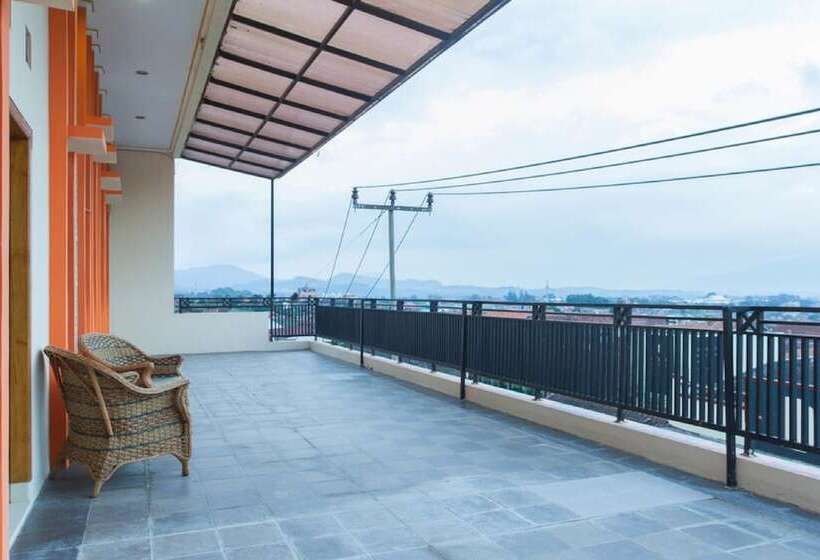 ホテル Reddoorz @ Pataruman Garut