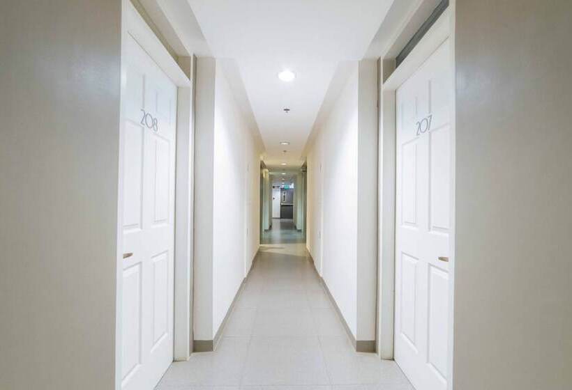 בית מלון כפרי Reddoorz Plus @ Roxas Street Davao