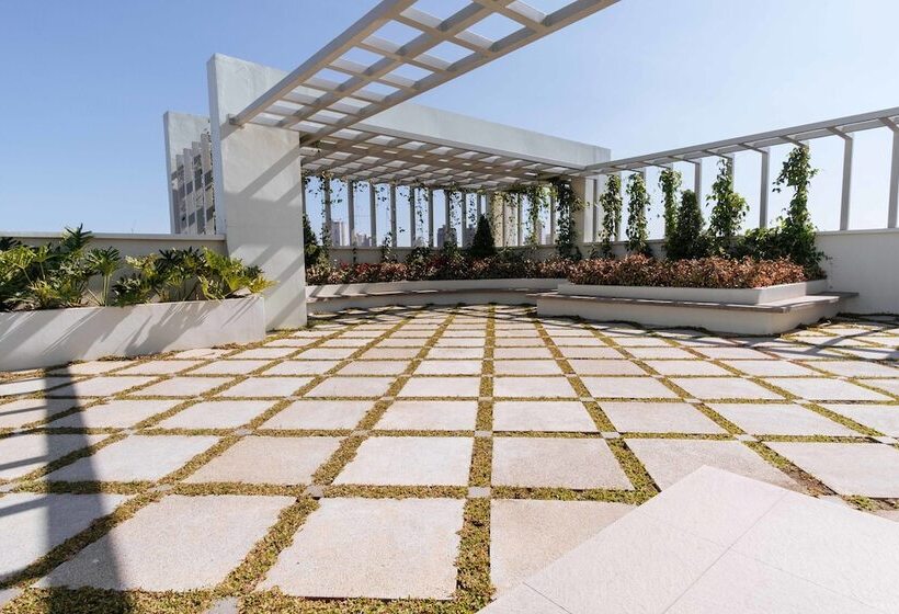 هتل Reddoorz Premium @ Vista Heights Legarda