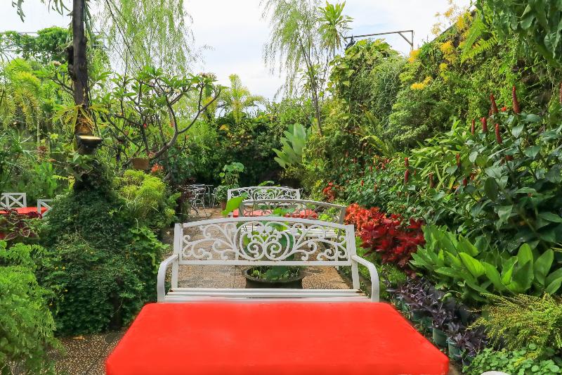 פנסיון Labuana Homestay & Cafe Garden