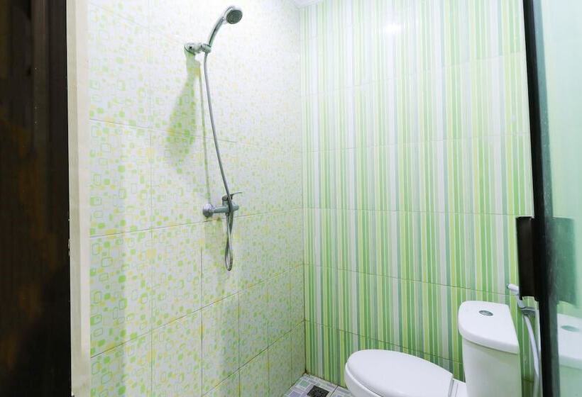 פנסיון Labuana Homestay & Cafe Garden