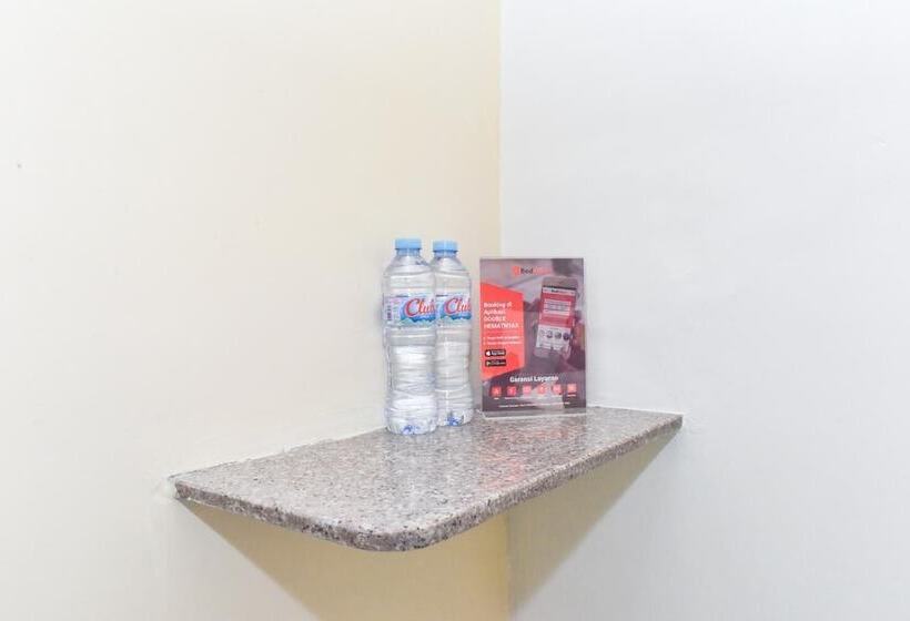 膳宿费 Reddoorz Syariah Near Exit Tol Waru