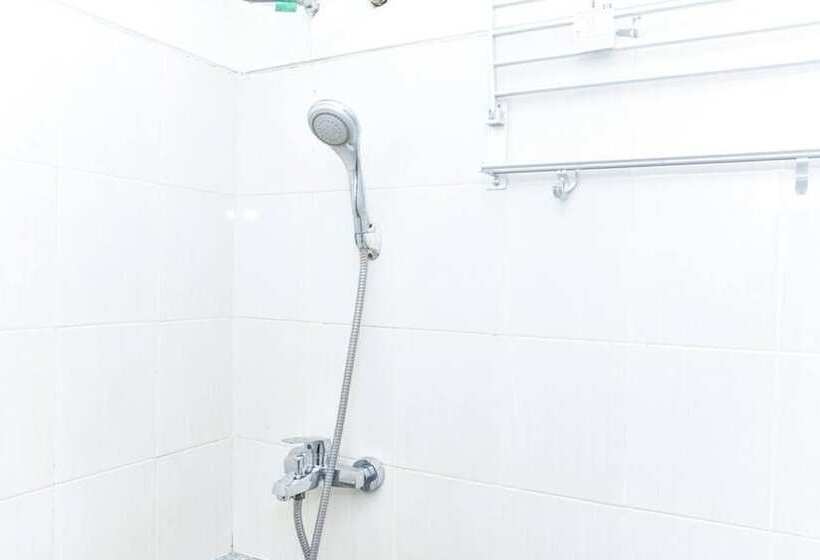 膳宿费 Reddoorz Syariah Near Exit Tol Waru