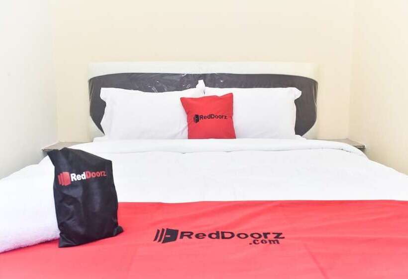 膳宿费 Reddoorz Syariah Near Exit Tol Waru