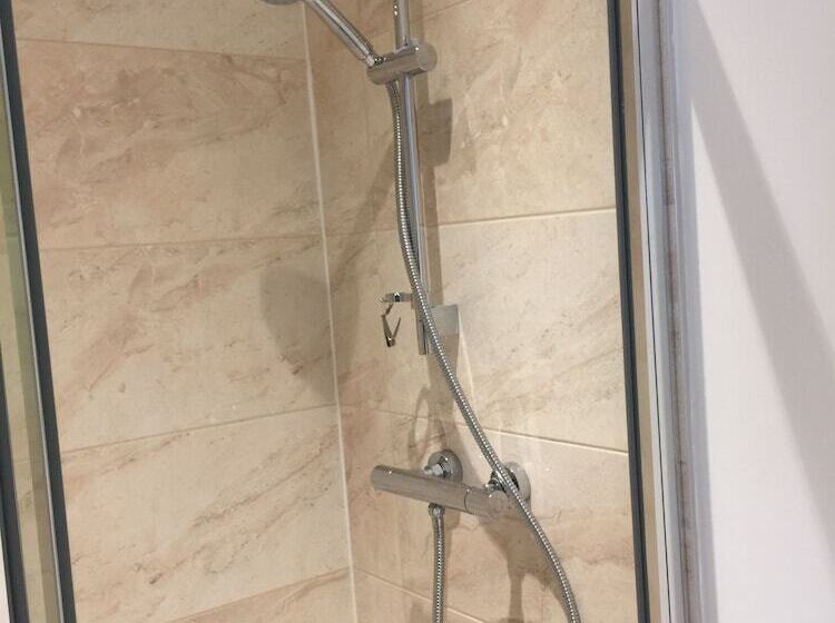 פנסיון Sleep In Oxford