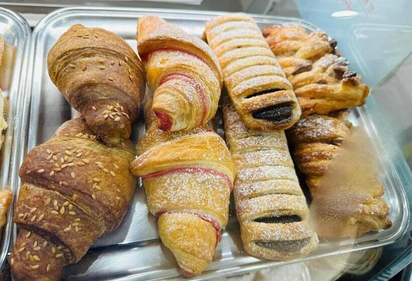 تختخواب و صبحانه Donna Maddalena