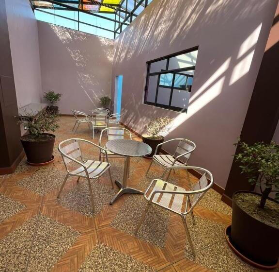 호텔 Capital O Df Inn